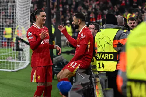 صباحك أوروبي.. صلاح يودع نونيز.. نهاية أزمة برشلونة.. وسيناريو أرنولد